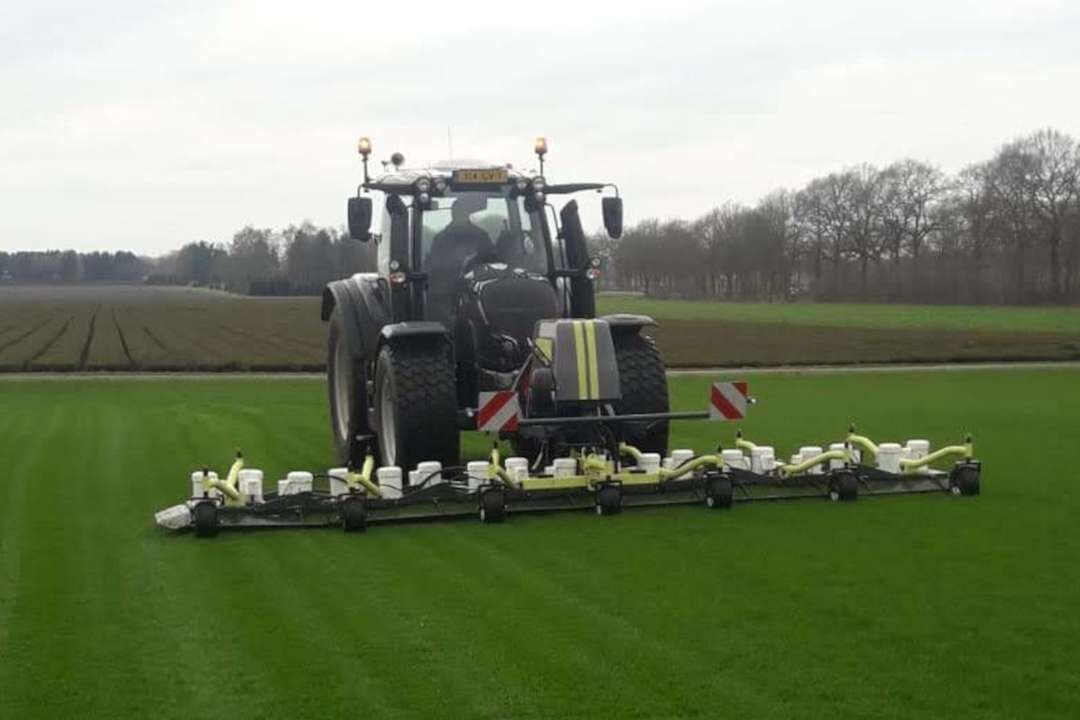 Eco Clipper FM6 op een grasveld