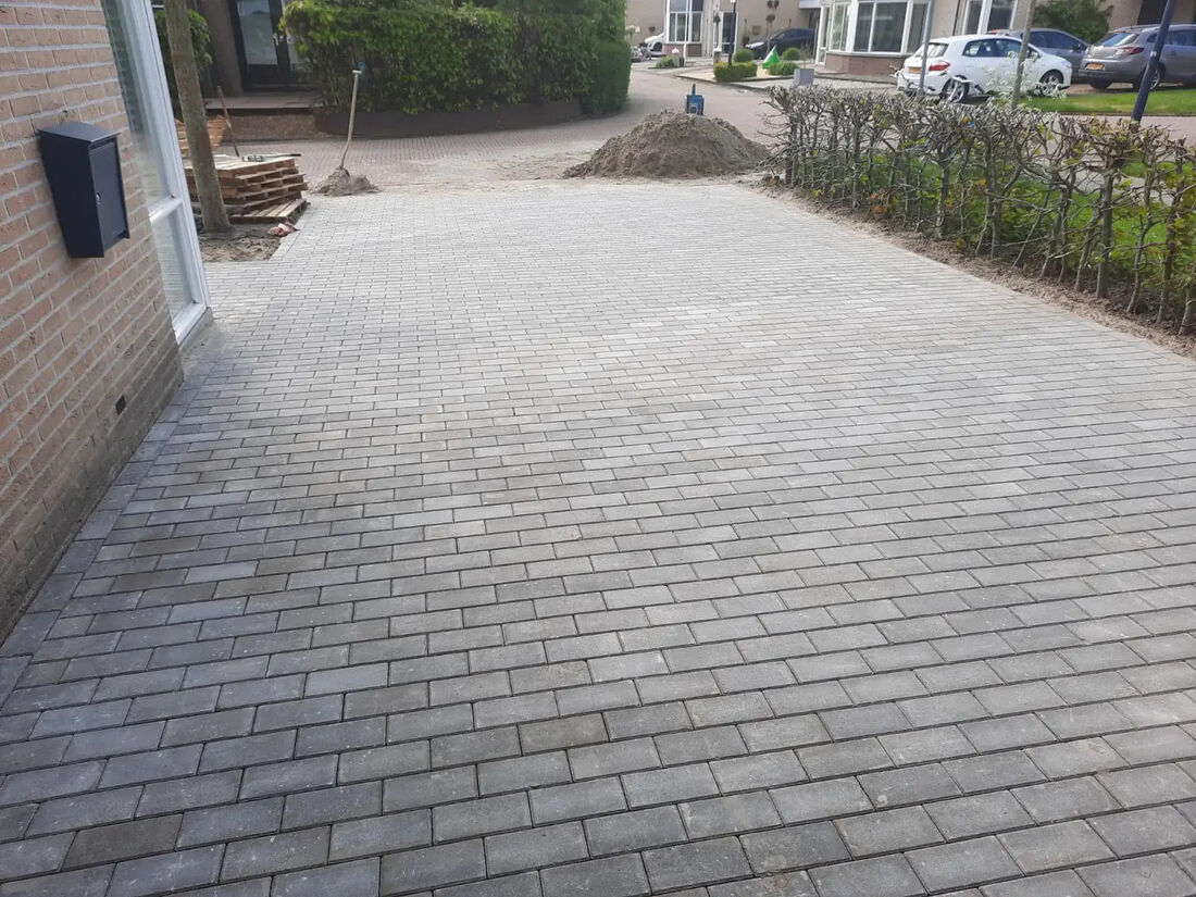 Een nieuwe oprit van klinkers