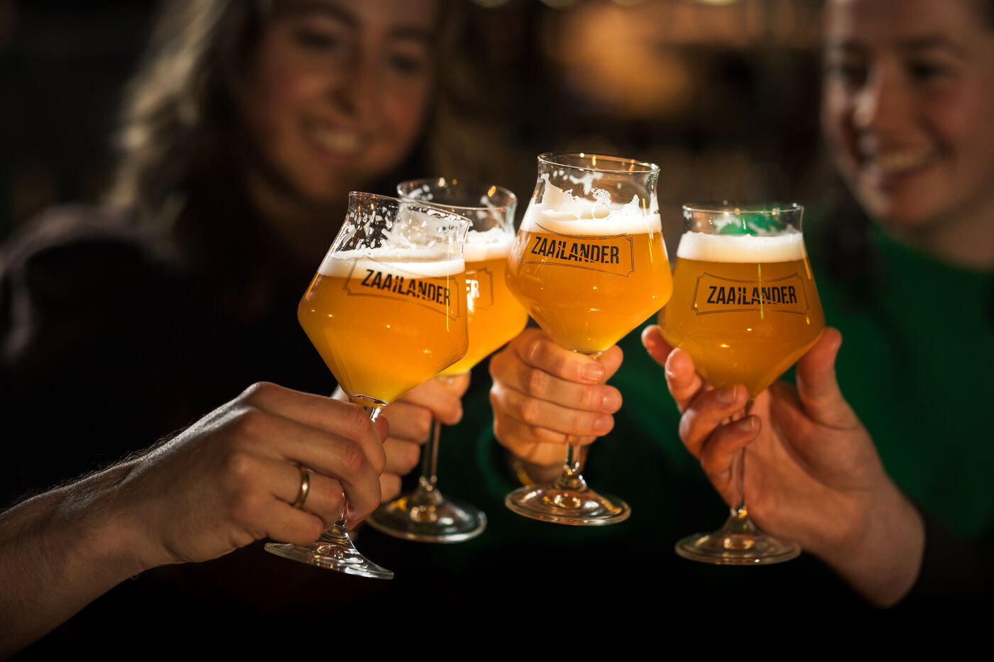 Proosten met Zaailander-bier